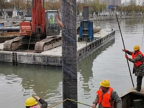 河道灌注桩，拉森桩施工